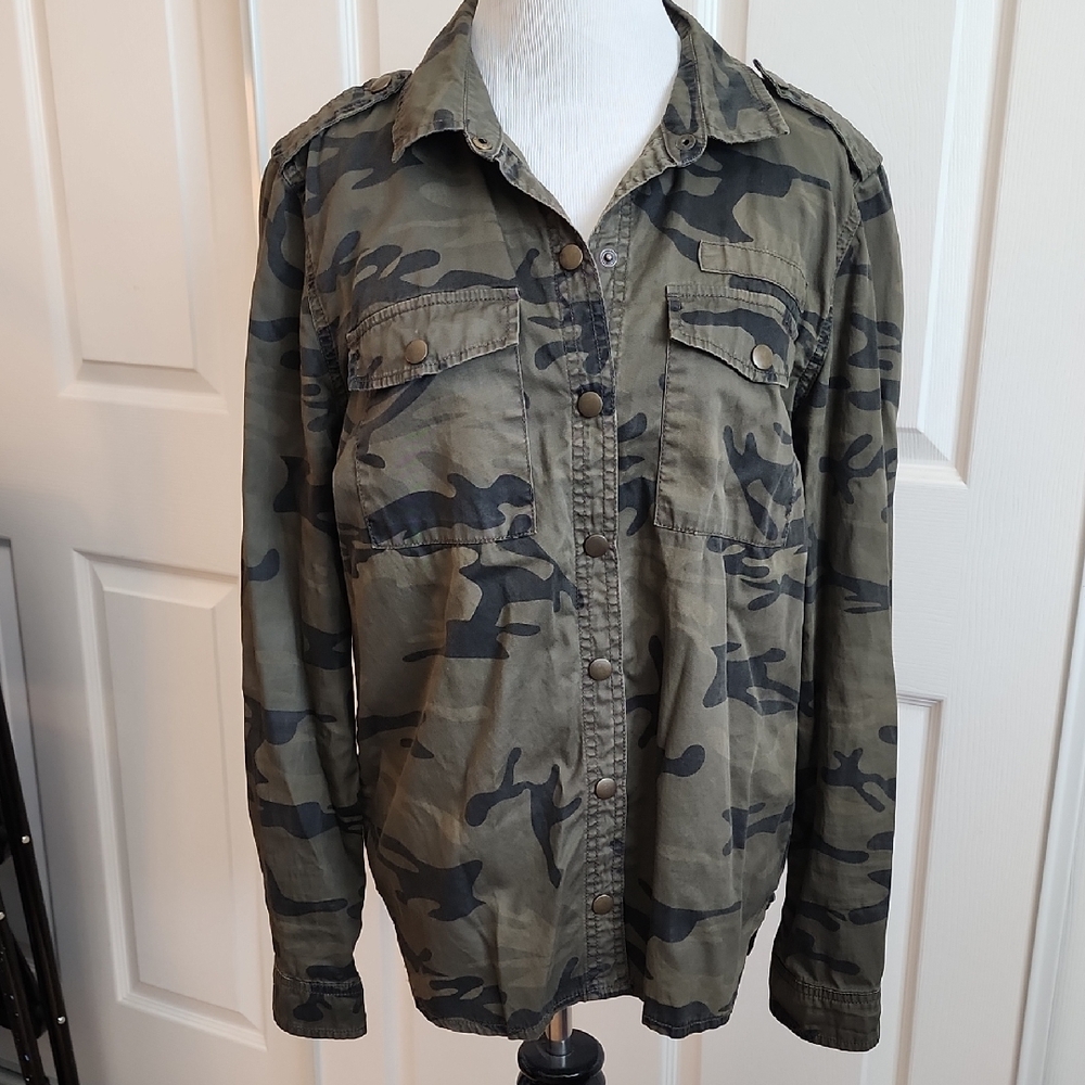 Camouflage Button-Up Jacket